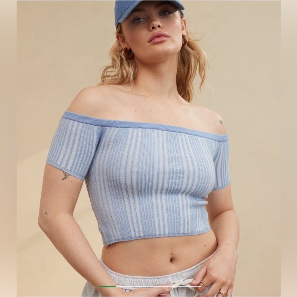 Aerie Reversible Sweater Crop Top - Picture 2 of 4